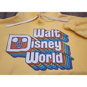 Disney World Retro Rainbow Graphic Hoodie Yellow Mens Medium Pullover Sweatshirt